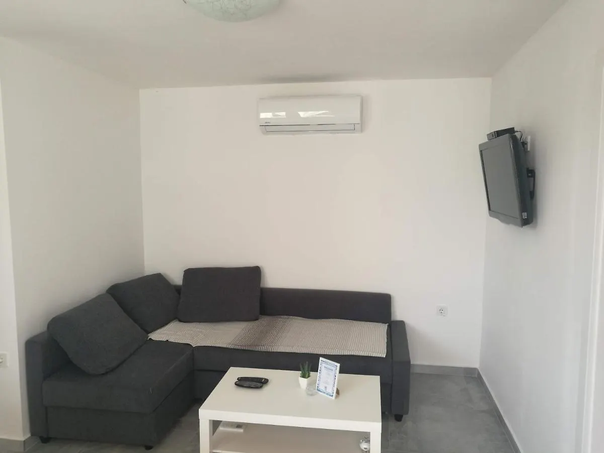 Apartments Kus Ugljan